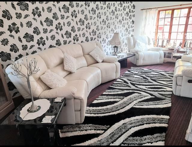 4 BEDROOM HOUSE FOR SALE IN BLUFF